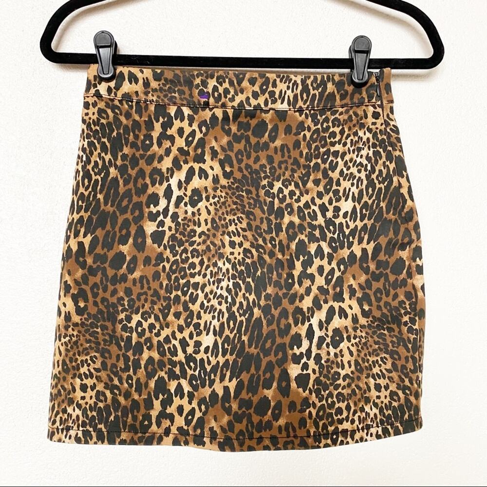Forever 21 Leopard Print Mini Skirt Size Small